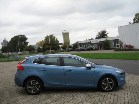 Volvo V40 - 2.0 D2 R-Design Bns - 1