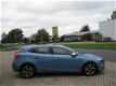 Volvo V40 - 2.0 D2 R-Design Bns - 1 - Thumbnail