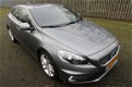 Volvo V40 - 2.0 D2 R-Design Business 74DKM/LEER ALCANT./NAVI/PDC CAMERA - 1 - Thumbnail