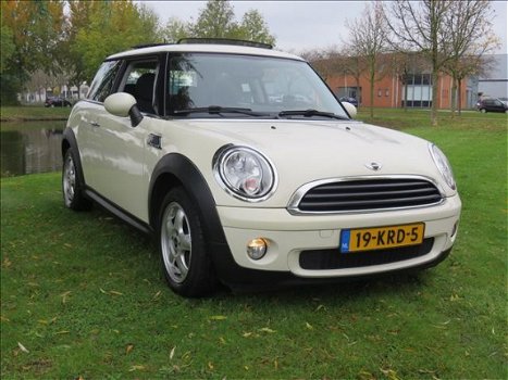 Mini Mini One - 1.4 Anniv. MK II PANORAMA-OPEN DAK HALF-LEDER CRUISE *NL-AUTO - 1