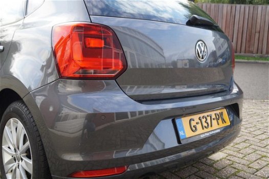 Volkswagen Polo - 1.2 TSI Highline * PANO * DSG * PDC * AUX * GARANTIE * APK * INRUIL MOGELIJK - 1