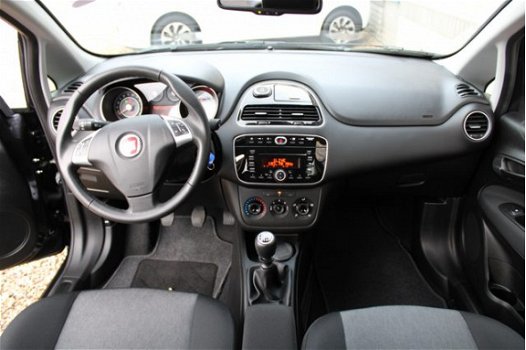 Fiat Punto Evo - 0.9 TwinAir 5DRS Street NAVIGATIE PDC - 1