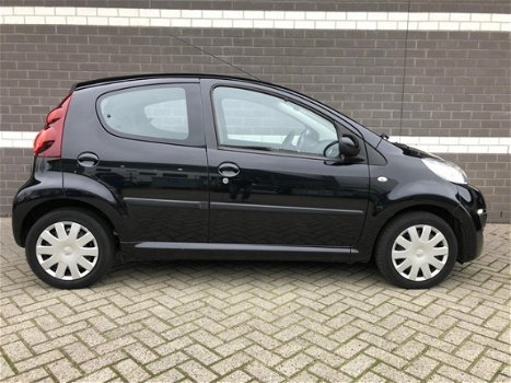 Peugeot 107 - 1.0 Active AIRCO 5-DEURS TOERENTELLER RADIO-CD SPELER MISTLAMPEN CENTRALE VERGRENDELIN - 1