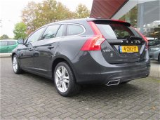 Volvo V60 - Automaat 2.0 T5 Momentum 245 PK (occasion)