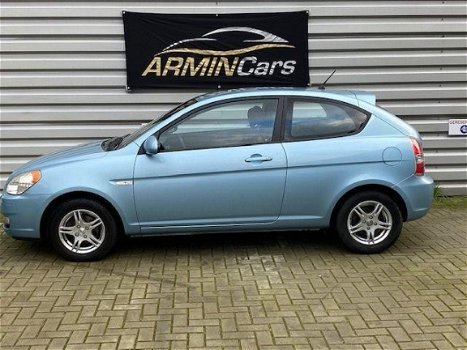 Hyundai Accent - 1.6i Dynamic - 1