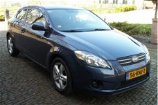 Kia Pro cee'd - 1.4 CVVT X-tra KIA CEED 1.4 CVVT EXTRA LUXE UITVOERING Perfect Zuinig + alle Boekjes