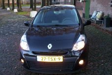 Renault Clio - 1.5 dCi Collection RENAULT CLIO 1.5 DCi ruime 5 deurs MEI 2012 weinig km Mooi Luxe Zu