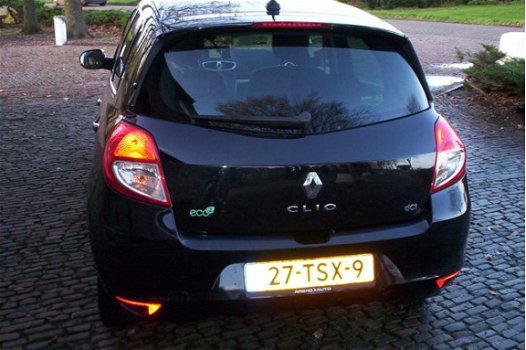 Renault Clio - 1.5 dCi Collection RENAULT CLIO 1.5 DCi ruime 5 deurs MEI 2012 weinig km Mooi Luxe Zu - 1