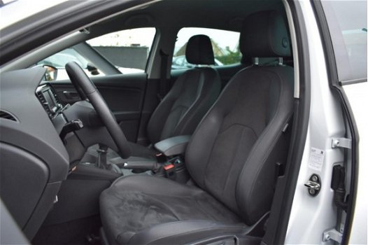 Seat Leon - 1.6 TDI Limited Edition III [ LED XENON NAVIGATIE LEDER/ALCANTARA TREKHAAK PARKEERSENSOR - 1
