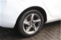 Volvo V40 - T2 Kinetic Business / Navigatie / Bluetooth / Parkeersensoren - 1 - Thumbnail
