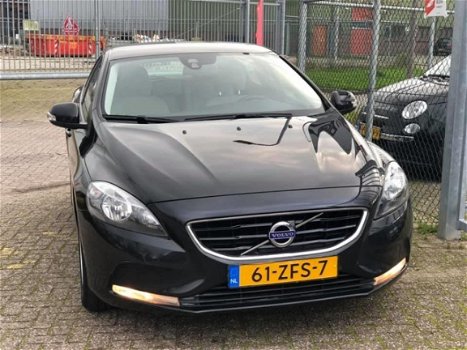 Volvo V40 - 1.6 D2 Kinetic *Camera*Digi Tellers*NAVI - 1