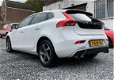 Volvo V40 - D4 R-Design - 1 - Thumbnail