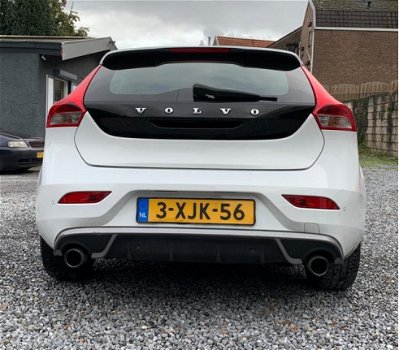 Volvo V40 - D4 R-Design - 1