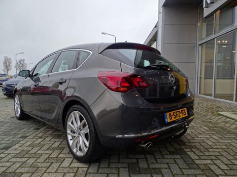 Opel Astra - Sport 1.4T 140 pk 5drs - navi - trekhaak - AGR - dealeronderhoud - 1