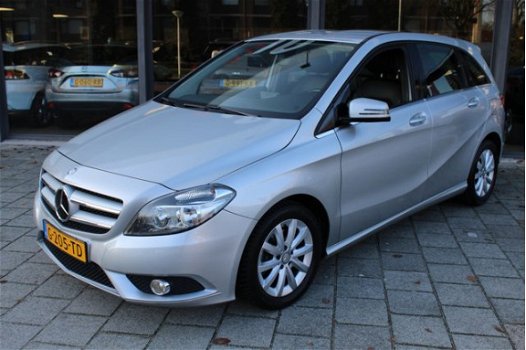 Mercedes-Benz B-klasse - 180 Ambition // NAVI // CLIMA // STOELVERWARMING - 1