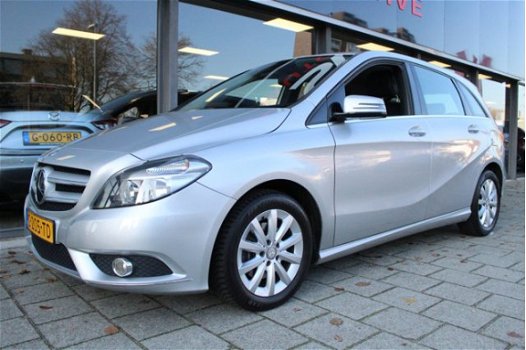 Mercedes-Benz B-klasse - 180 Ambition // NAVI // CLIMA // STOELVERWARMING - 1