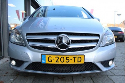 Mercedes-Benz B-klasse - 180 Ambition // NAVI // CLIMA // STOELVERWARMING - 1