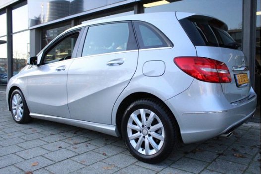 Mercedes-Benz B-klasse - 180 Ambition // NAVI // CLIMA // STOELVERWARMING - 1