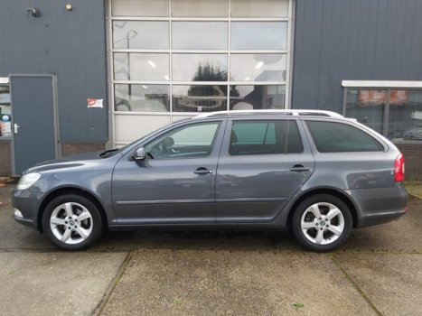 Skoda Octavia Combi - 1.4 TSI Elegance Business Line, Navigatie, Airco, Xenon, Pdc Voor&Achter - 1