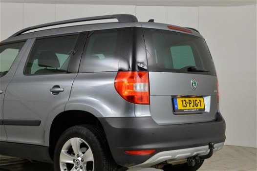 Skoda Yeti - 1.2 TSI Ambition Navigatie/Trekhaak / Pdc / Clima /Cruise /Regensensor - 1