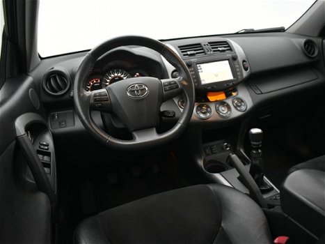 Toyota RAV4 - 2.2 D-4D-F 150pk 4WD Executive Business | Navi | Trekhaak | - 1