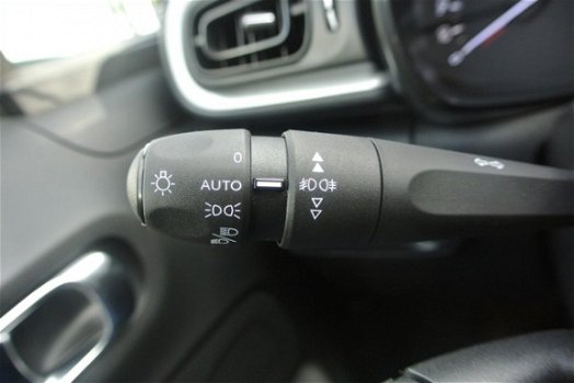 Citroën C3 - PureTech 82pk Feel Edition NAVI-DAB-PDC - 1