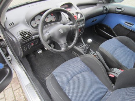 Peugeot 206 CC - 2.0 16V - 1