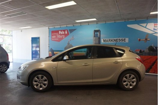 Opel Astra - 1.6 ECOTEC 85KW 5-D Selection - 1