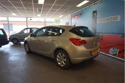 Opel Astra - 1.6 ECOTEC 85KW 5-D Selection - 1