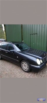 Mercedes-Benz E-klasse Combi - E 300 TURBODIESEL; - 1