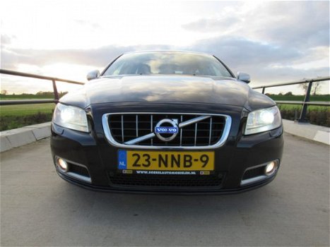 Volvo V70 - 1e eigenaar 5 cil. 168 PK, leer, boekjes, xenon, navi - 1