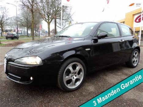 Alfa Romeo 147 - 1.6 T.Spark Lusso AIRCO 1ste eigenaar - 1