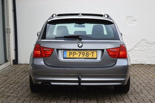 BMW 3-serie Touring - 320i Pano/schuifdak trekhaak xenon half leder 18