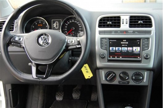 Volkswagen Polo - 1.0 BlueMotion Connected Series NAVI PDC - 1