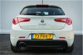 Alfa Romeo Giulietta - 1.4T 170pk Distinctive Full map navigatie/ Alfa DNA/ Climate control/ Tel. bl - 1 - Thumbnail