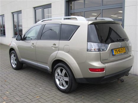 Mitsubishi Outlander - 2.4 Intro Edition 1e eigenaar Dealer Onderhouden Trekhaak NL Auto NAP - 1