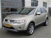 Mitsubishi Outlander - 2.4 Intro Edition 1e eigenaar Dealer Onderhouden Trekhaak NL Auto NAP - 1 - Thumbnail