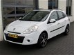 Renault Clio Estate - 1.2 TCE Expression Navi Trekhaak Schuif-/Kanteldak NL Auto NAP - 1 - Thumbnail