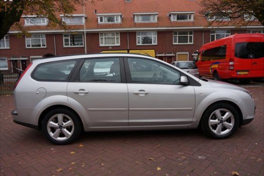 Ford Focus Wagon - 1.8-16V Futura Flexifuel 2e EIGENAAR DEALER ONDERHOUDEN - 1