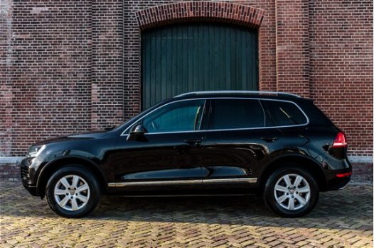 Volkswagen Touareg - 3.0 TDi Highline Automaat Navi | Leder | Cruise | Clima | Camera | Stoelverw. | - 1