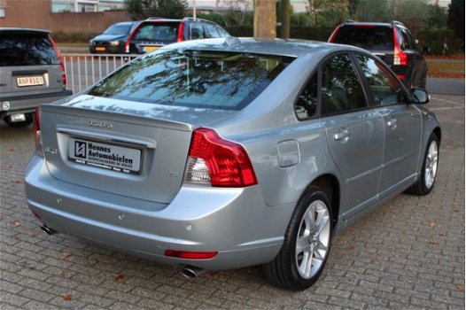 Volvo S40 - 2.5 T5 230pk Summum Model '08 - 1