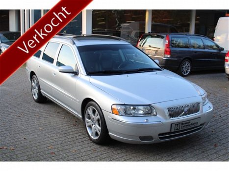 Volvo V70 - 2.4 T5 260pk Summum Schuifdak Soft-leder - 1