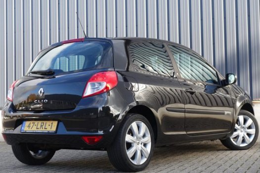 Renault Clio - 1.6I 20TH ANNIVERSARY AUTOMAAT/ NAVI/ LMV/ RIJKLAAR - 1