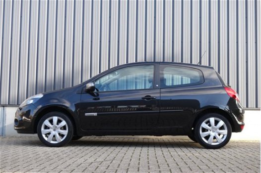 Renault Clio - 1.6I 20TH ANNIVERSARY AUTOMAAT/ NAVI/ LMV/ RIJKLAAR - 1