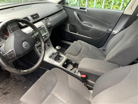 Volkswagen Passat - 1.9 TDI Comfortline - 1