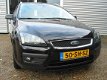 Ford Focus Wagon - 1.6-16V Futura airco lm velgen N A P 5 deurs 1 EIGENAAR onderhoud bekend - 1 - Thumbnail