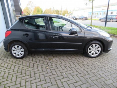 Peugeot 207 - 1.4 VTi XS verkeerd in nieuwstaat - 1