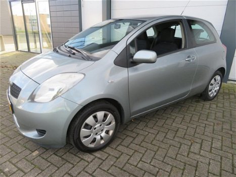 Toyota Yaris - 1.3 VVTi Sol verkeerd in nieuwstaat - 1