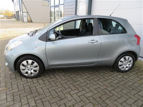 Toyota Yaris - 1.3 VVTi Sol verkeerd in nieuwstaat - 1