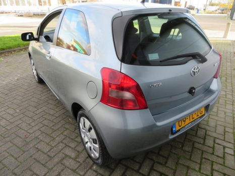 Toyota Yaris - 1.3 VVTi Sol verkeerd in nieuwstaat - 1